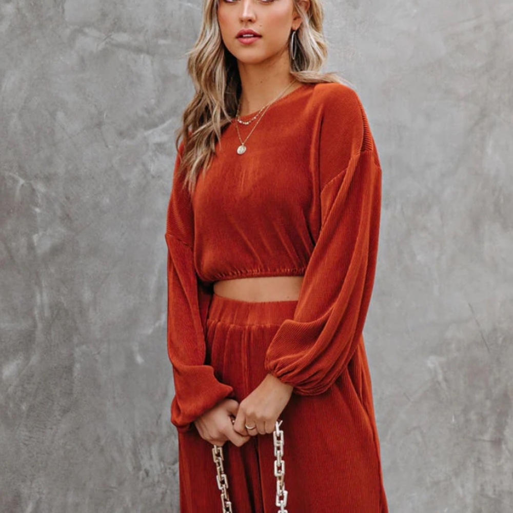 Rust Billowed Plisse Top